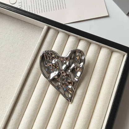 A irregular pleated love brooch light luxury high-end suit clothing accessories niche design trend versatile corsage - Mixbatch