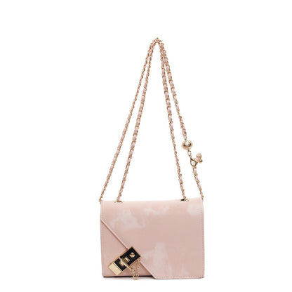 A shoulder bag messenger bag