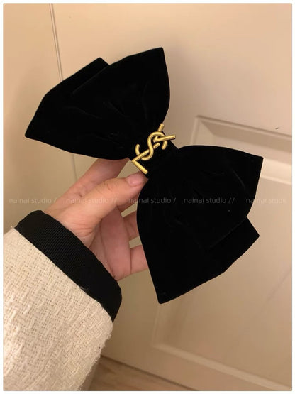 A old letter hairpin~ black velvet hair accessories retro French small fragrant wind grab clip shark clip bow headdress