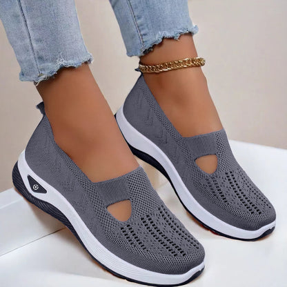 A Breathable shoes for summer