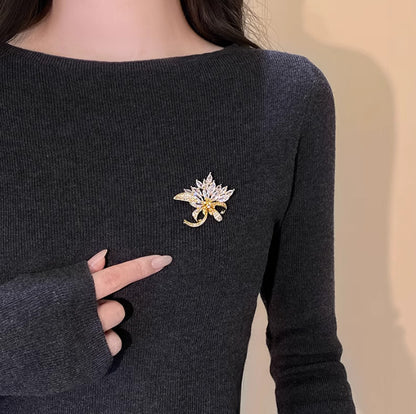 A Full Diamond Flash Diamond Maple Leaf Sweater Brooch Button Exquisite Niche Pin Accessories Temperament High-end Light Luxury Corsage Woman - Mixbatch