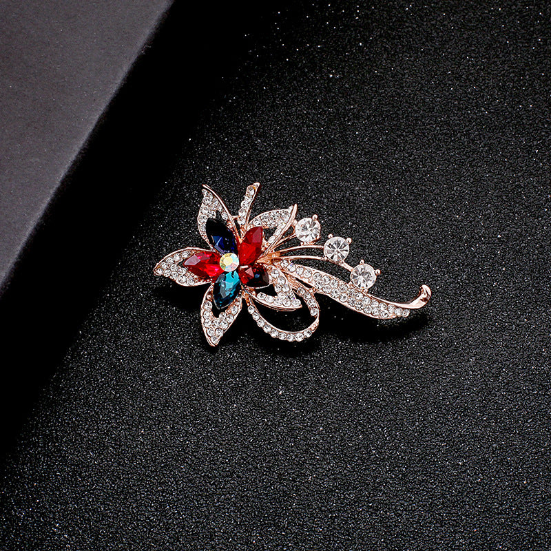 A Korean new fashion high-end brooch women's rhinestone silk scarf buckle anti-light buckle crystal brooch pin pearl jewelry