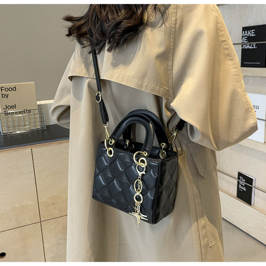 A new simple and fashionable diamond small fragrant wind handbag messenger bag Princess Diana bag wholesale - Mixbatch