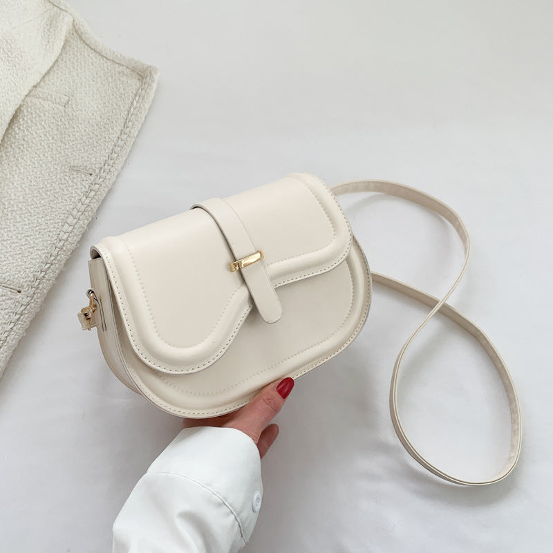 A spring new fashionable and foreign shoulder messenger bag Korean version simple small square bag women
