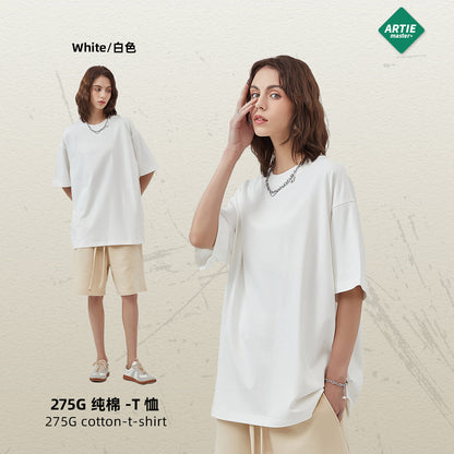 A loose multi-color short-sleeved solid color T-shirt