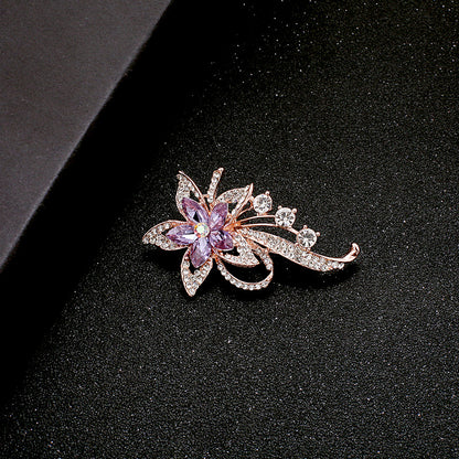A Korean new fashion high-end brooch women's rhinestone silk scarf buckle anti-light buckle crystal brooch pin pearl jewelry