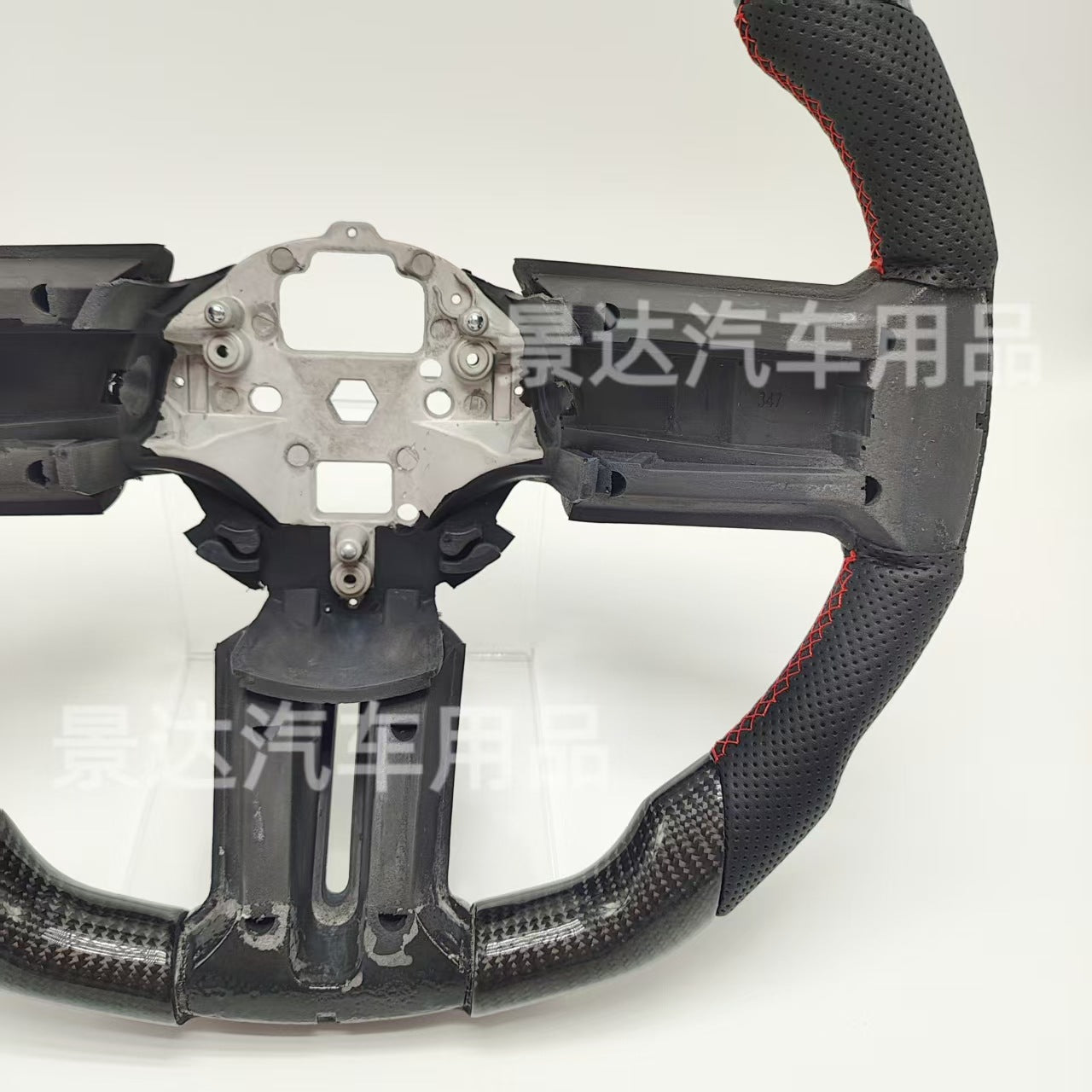 A Mustang carbon fiber steering wheel 11 to 14 models