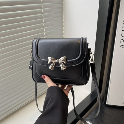 A new popular fashion messenger bag niche design aesthetic trend small square bag