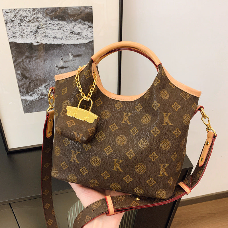A high-end fashion portable vegetable basket bag woman