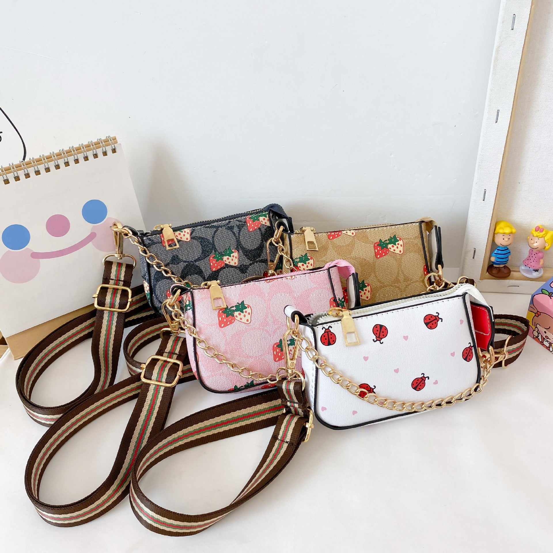 A new foreign fashion princess bag girls messenger bag little girl chain bucket bag - Mixbatch