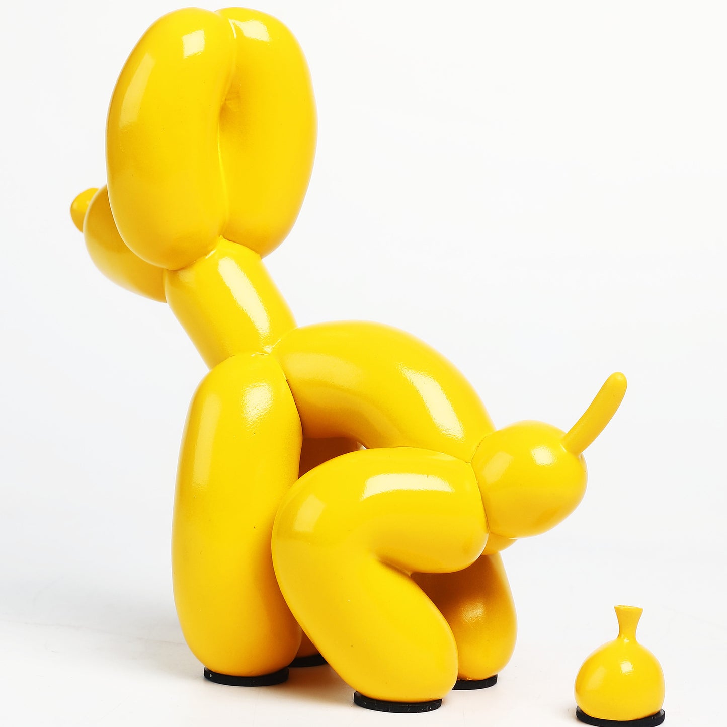 A balloon dog ornament