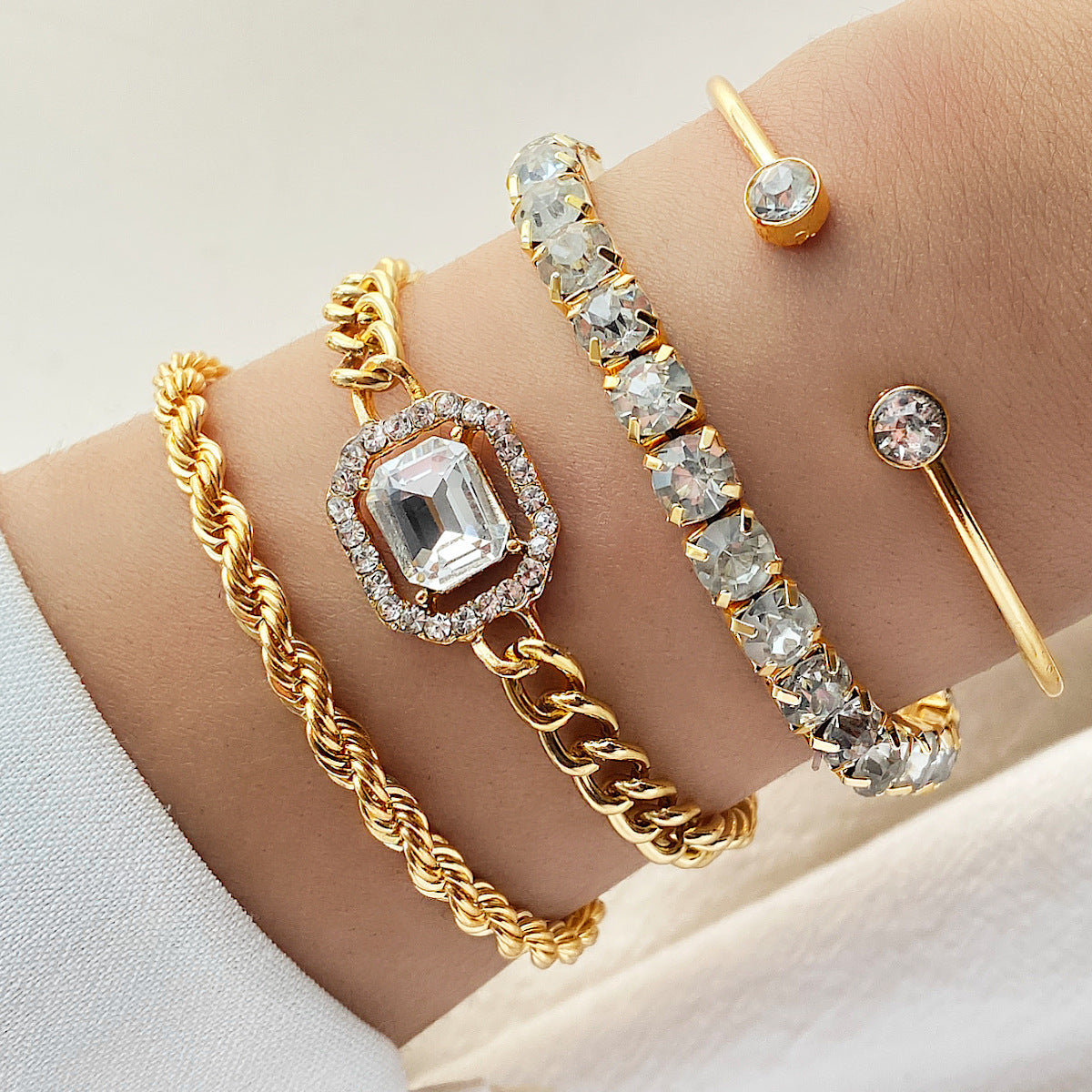 A European and American cross-border new products stack and wear personalized street auction love bracelet four-piece set exaggerated thread chain alloy bracelet women - Mixbatch