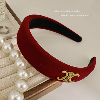 A winter new year retro red velvet headband female Internet celebrity pressure hair wide edge hair accessories high cranium simple temperament headband