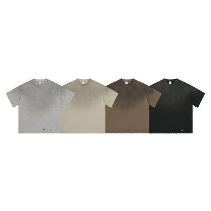 A  Loose Short Sleeve T-Shirt
