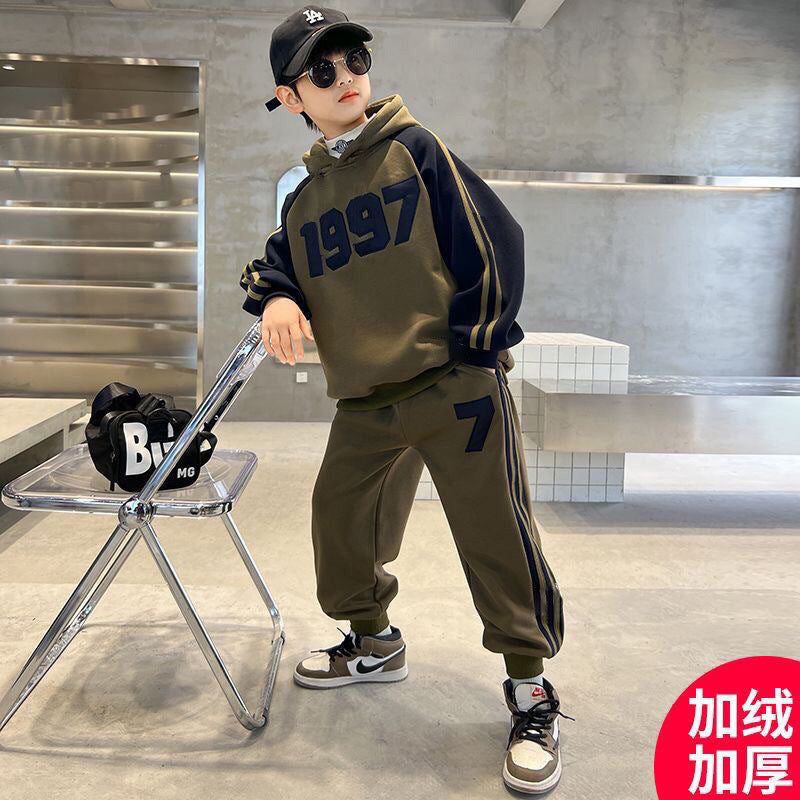 A children's fleece set