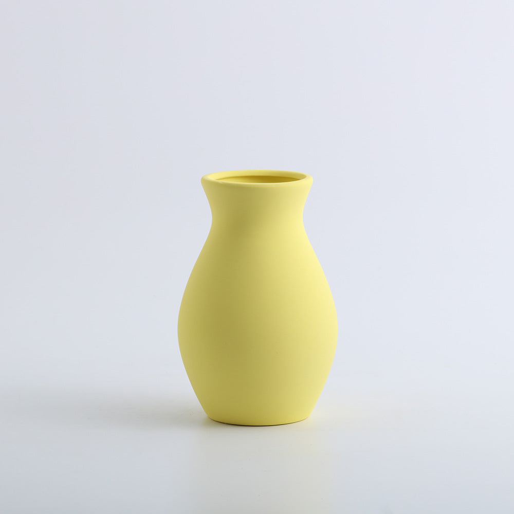 A ceramic vase decorative ornament