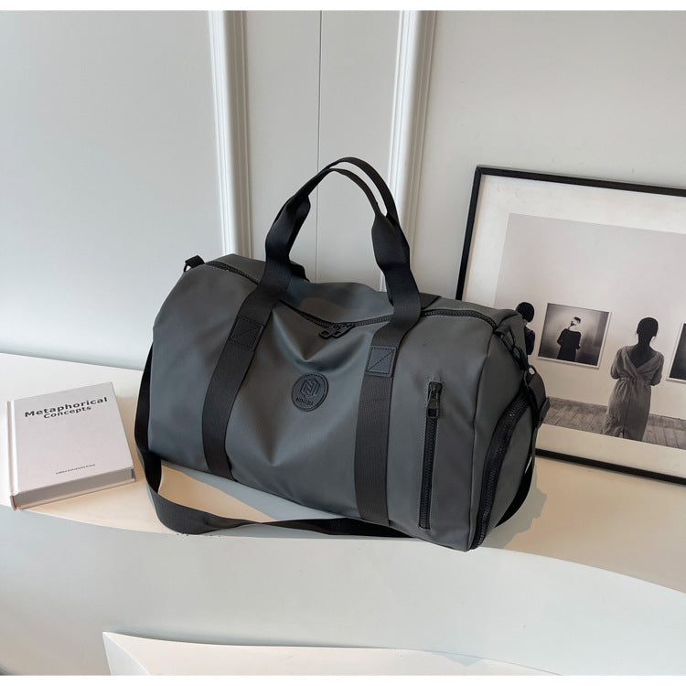 A large capacity handbag