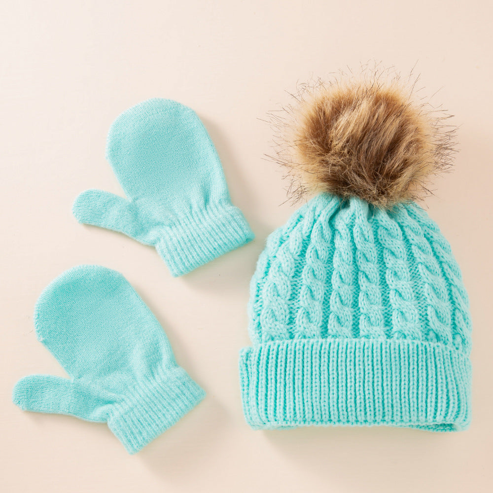 A new wool monochrome twist warm children's hat scarf gloves two or three-piece set