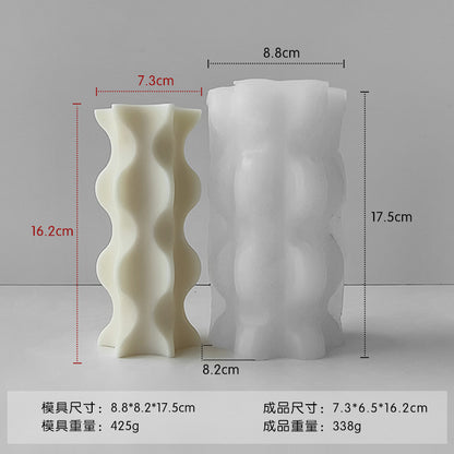 A cylindrical mold