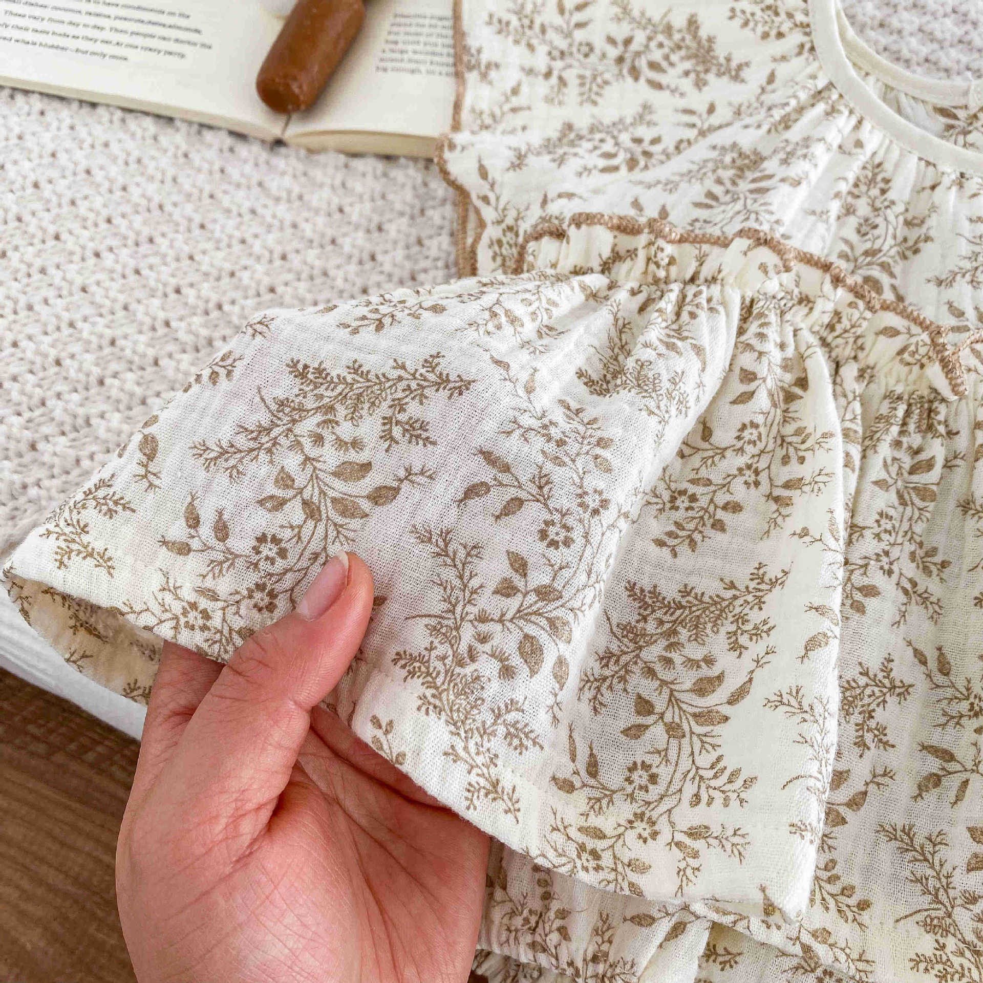 A Baby Bodysuit 2024 New Product Girl's Crepe Fragmented Flower Flying Sleeves Sweetheart Newborn Korean Edition Western Climbing Outwear - Mixbatch