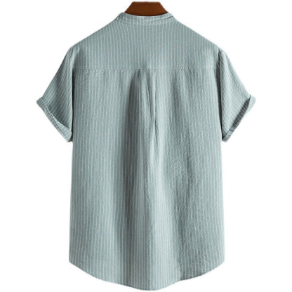 A men's stand-up collar striped short-sleeved shirt