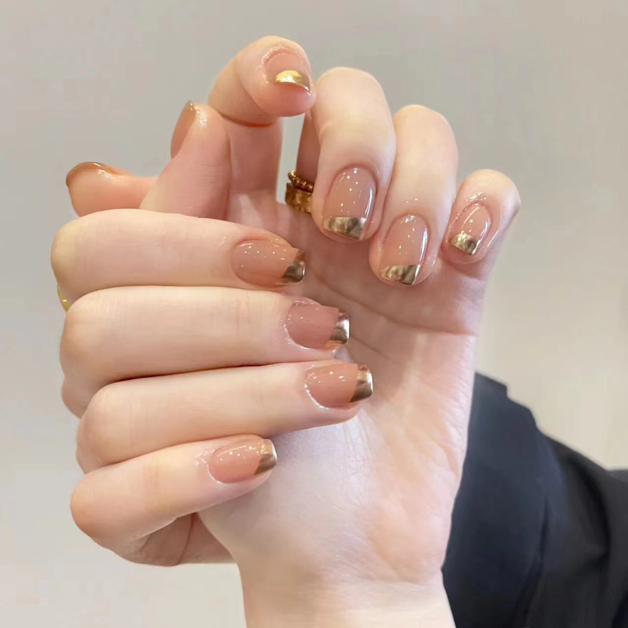 A Yi Yi Dance 30 pieces Handmade white moonlight cat eye manicure pieces Gentle temperament cat eye aurora wearing armor Xiaohongshu explosion - Mixbatch