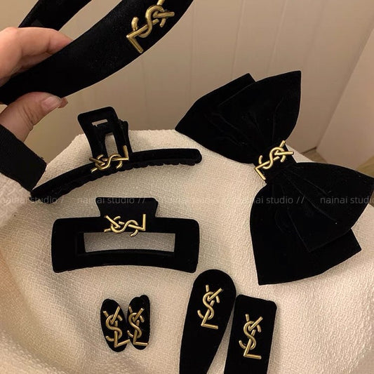 A old letter hairpin~ black velvet hair accessories retro French small fragrant wind grab clip shark clip bow headdress