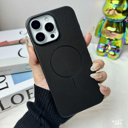 A breathable cooling mobile phone case