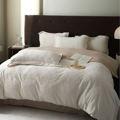 A four-piece set of sheets and quilt covers