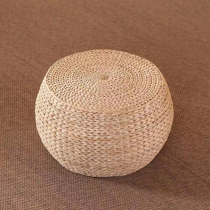 كرسي من القش 