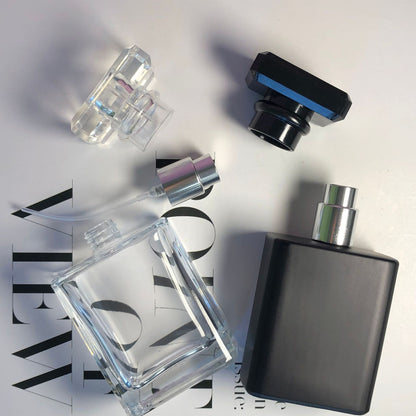 A 50ML perfume bottle transparent glass bottle