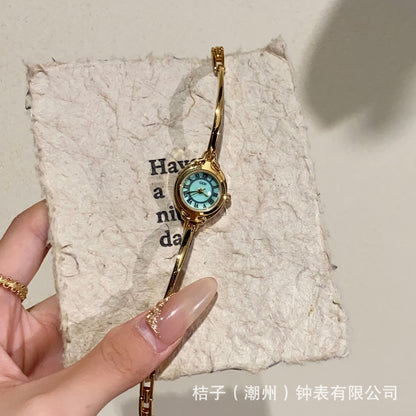 A Goldie watch women's light luxury niche women's small bracelet student small dial literature and art