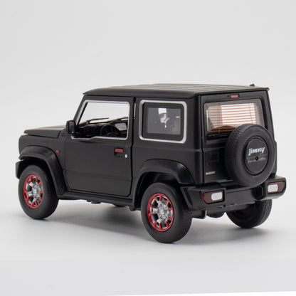 A 1:18 Alloy Metal Car Model Ornament