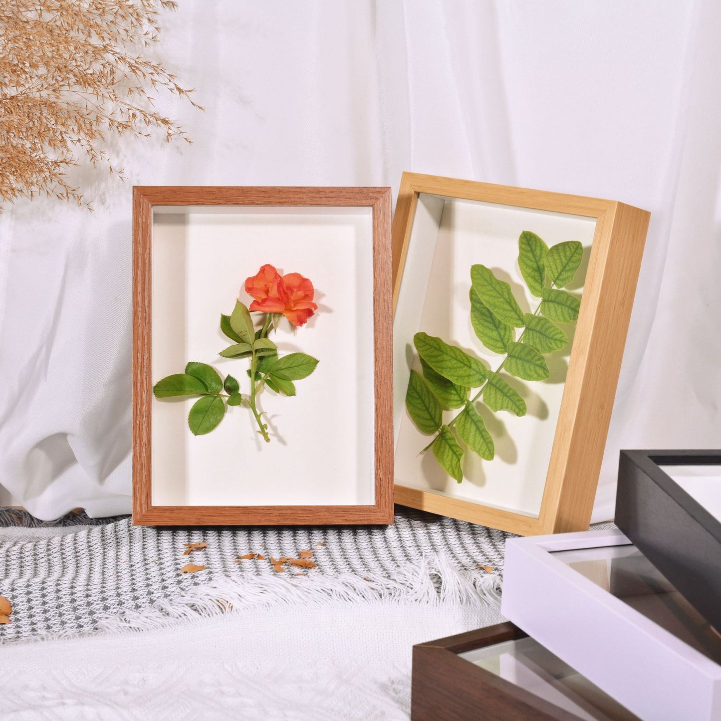 A MDF immortal flower hollow three-dimensional dried flower photo frame 3cm, rose specimen gift handmade ornament table photo frame