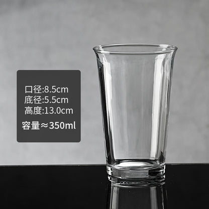 A transparent glass water cup