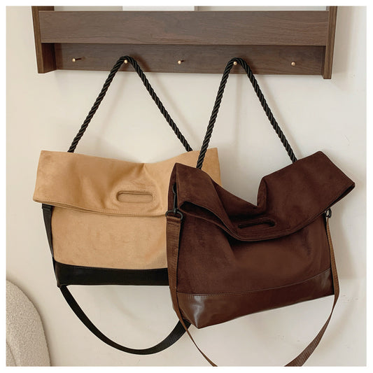 A shoulder bag large capacity messenger bag