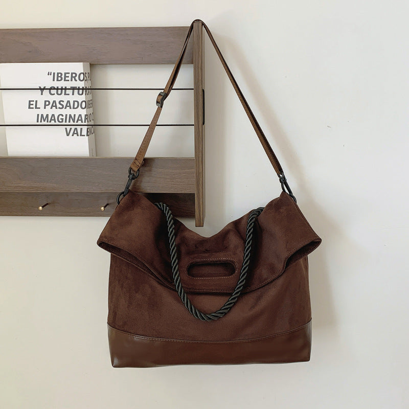 A shoulder bag large capacity messenger bag