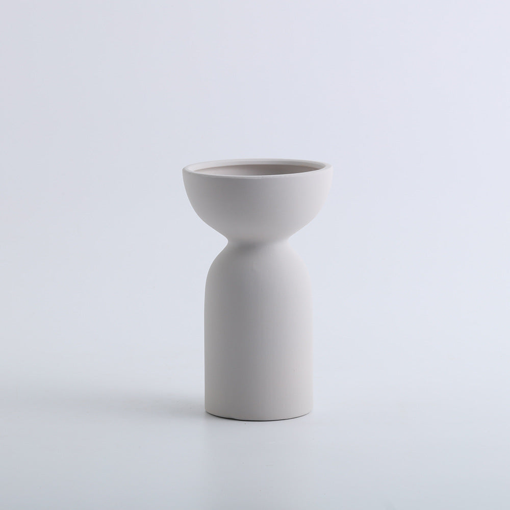 A ceramic vase decorative ornament