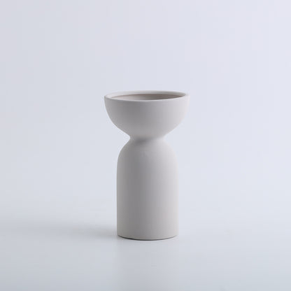 A ceramic vase decorative ornament