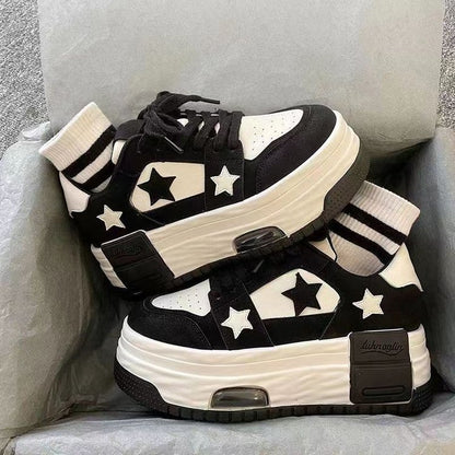 A thick-soled heightening shoes