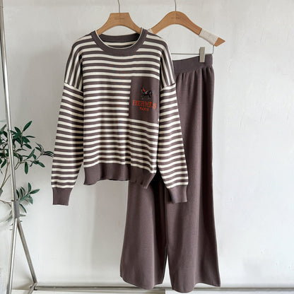 A crew neck knitted two-piece set