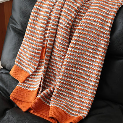 A Knitted Casual Sofa Decorative Blanket