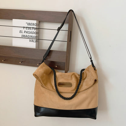 A shoulder bag large capacity messenger bag