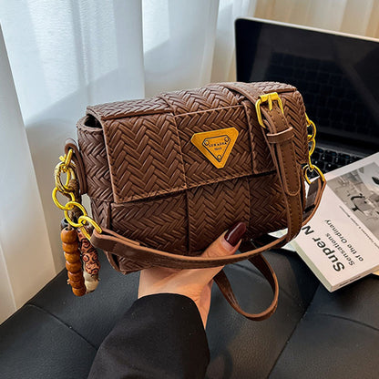 A shoulder bag messenger bag