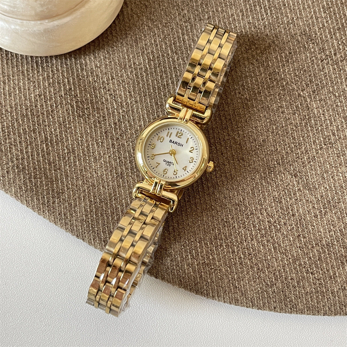 A Ladies Quartz Watch Female Retro Mini Disc Small Luxury Steel Belt