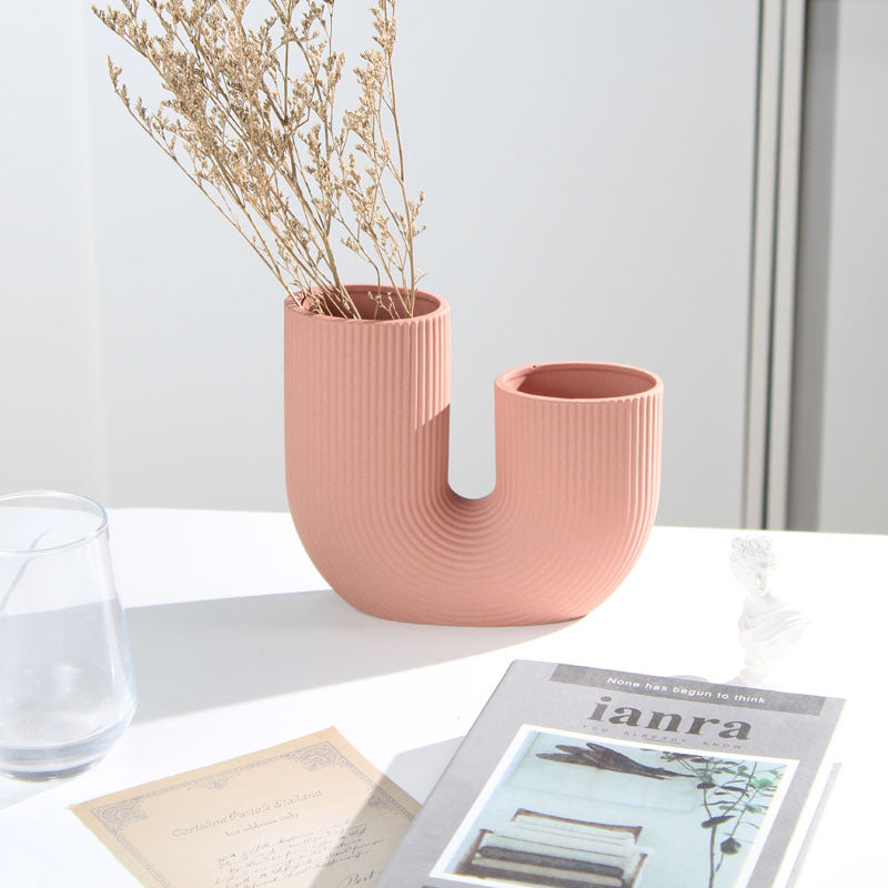 A U-shaped ceramic vase-new