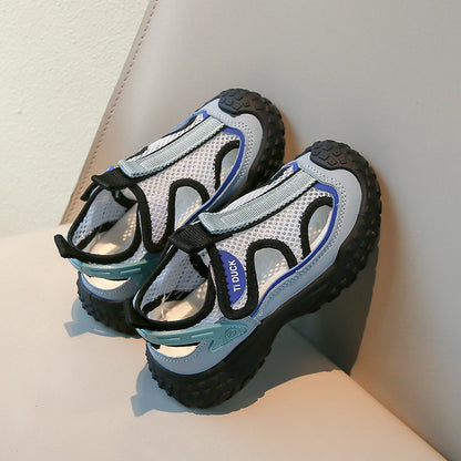A summer children's shoes