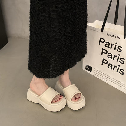A platform slippers women summer sandals