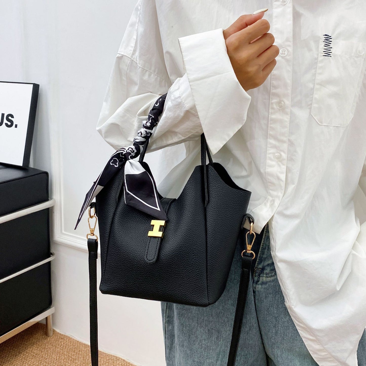 A simple soft PU hand carrying bucket bag woman - Mixbatch