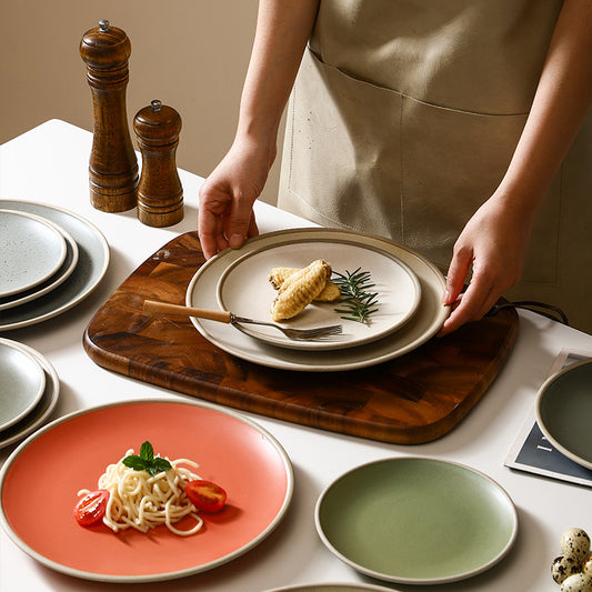 A Western food plate ceramic tableware